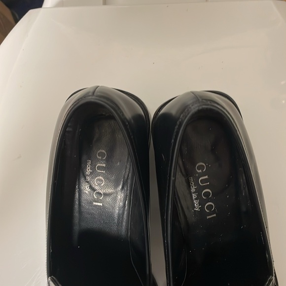 GUCCI VINTAGE BLACK GENUINE LEATHER LOAFERS WITH UNIQUE SILVER HARDWARE! - Picture 2 of 11